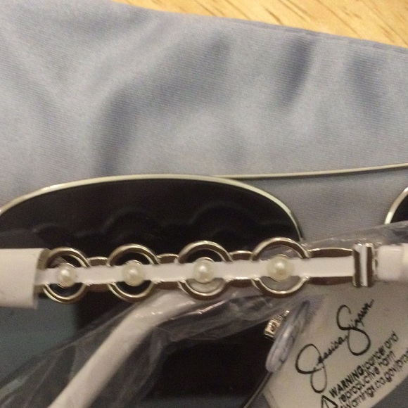 ❤️PRETTY J.S. SUNGLASSES❤️ - Picture 7 of 10